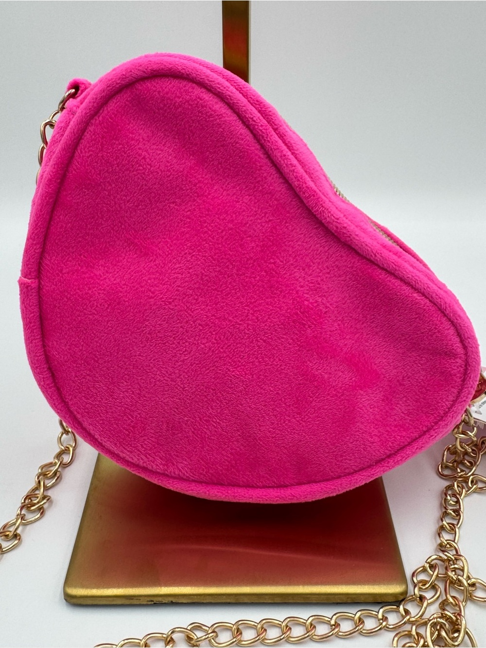 Juicy Couture Hot Pink Heart-Shaped Crossbody with Gold Chain NWT - Picture 4 of 8